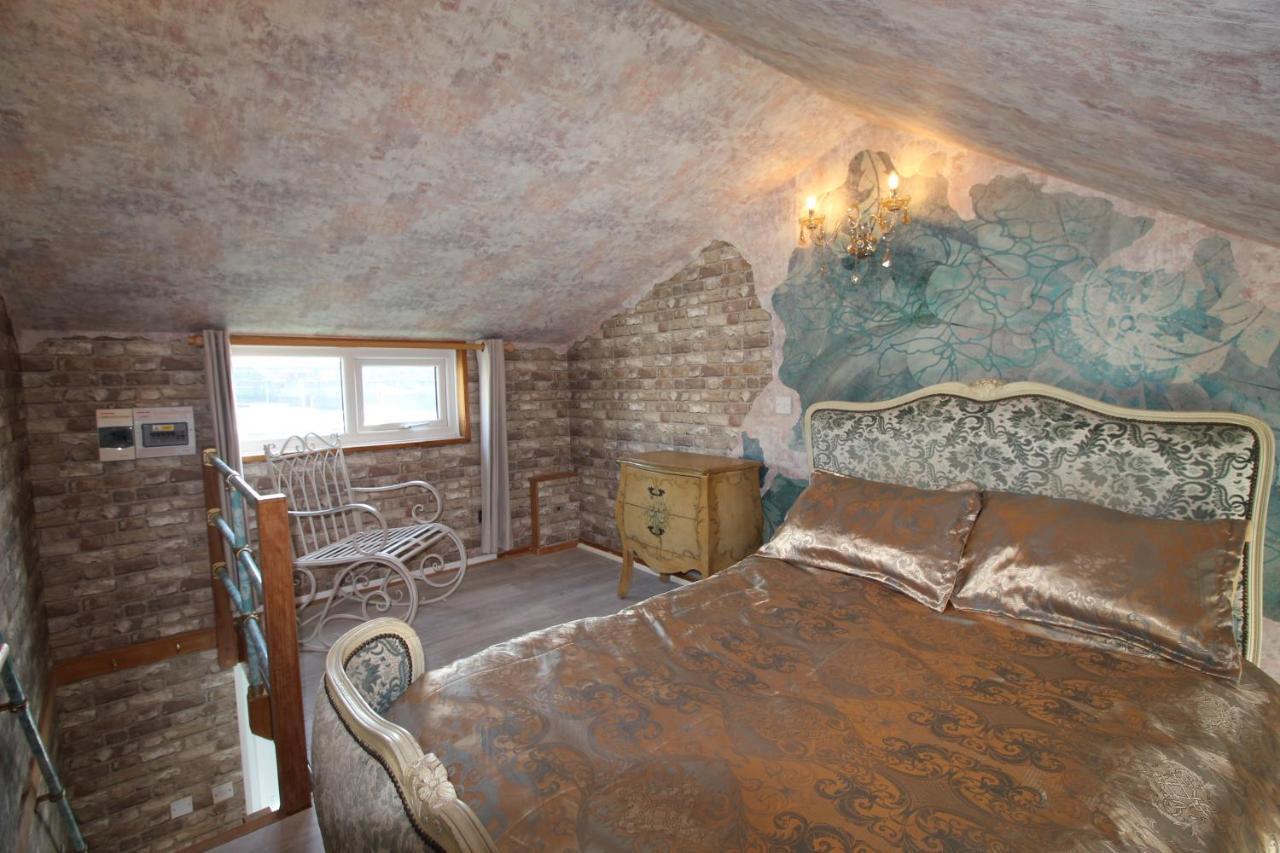 Unique, Loft-Style Apartment With Fantastic Brighton Marina Views 외부 사진