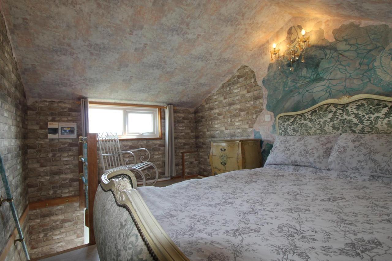 Unique, Loft-Style Apartment With Fantastic Brighton Marina Views 외부 사진